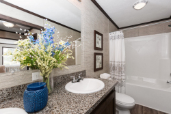 95PLH28523AH_MasterBath_02