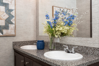 95PLH28523AH_MasterBath_01